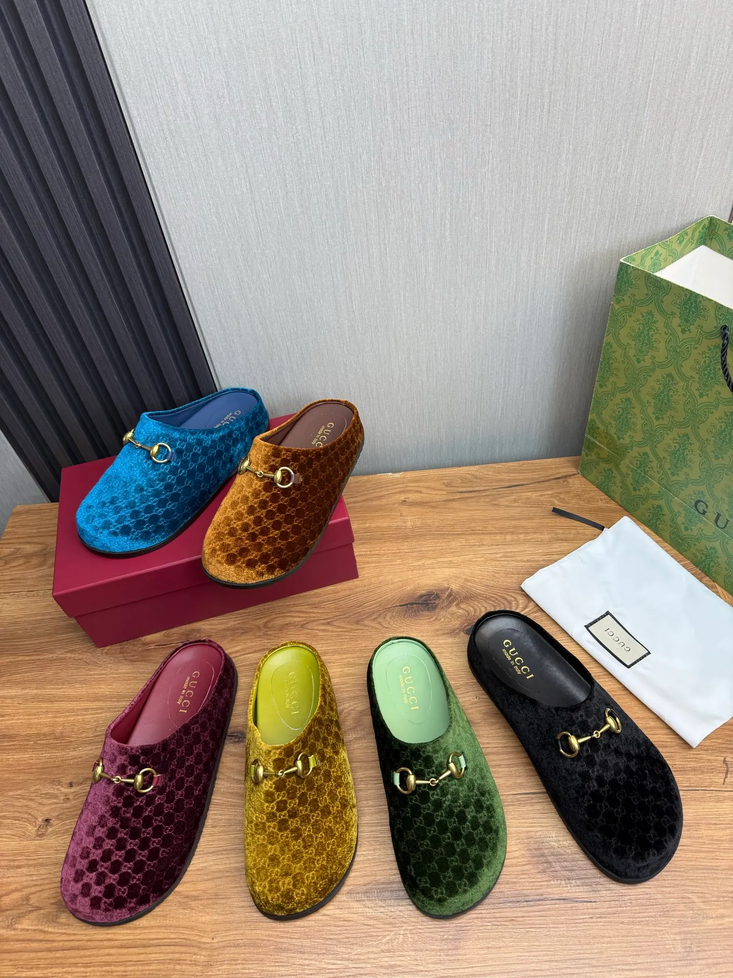 Men's men's shoes💰Pili 420💰Maoli 460💰 ＧＵＣＣＩGucci. Popular couple slippers hot sale🩷💚 🩴Official website one to one production 35-45 size 45 46 🉑️Customized!